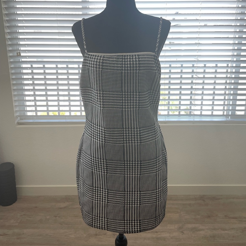 Women’s Checkered Spaghetti-strap Dress